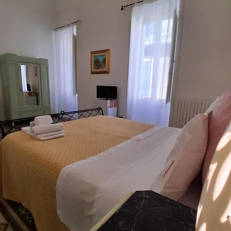 '900 Centro Bed & Breakfast 3*